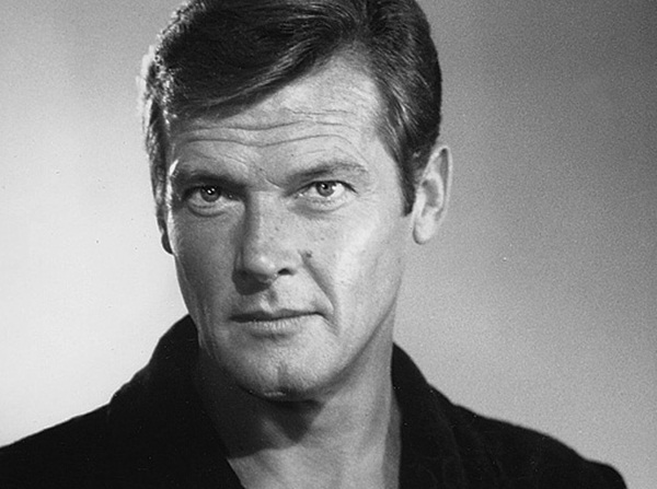 In morte di Roger Moore, gentleman icona dell’action movie postmoderno