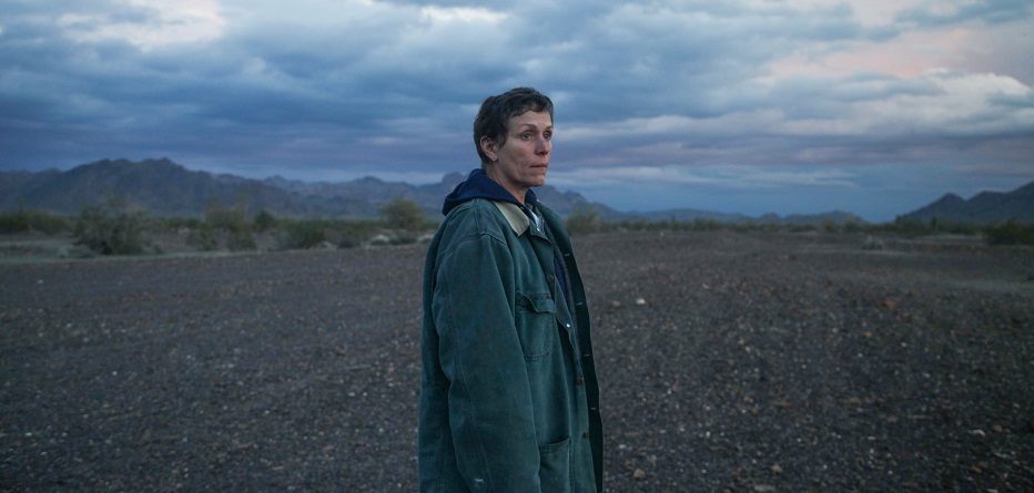Venezia 2020: vince prevedibilmente ‘Nomadland’ di Chloé Zhao, tra i film italiani si salva ‘Notturno’ di Rosi